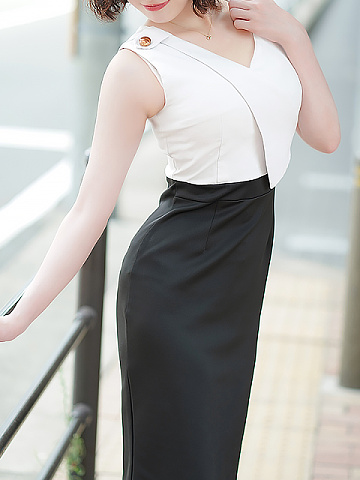 モデル系Gカップの清楚系若妻【椿 純菜】15時40分よりご案内